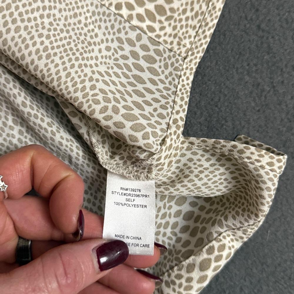 DR2 Beige Patterned Ruffle Top - Picture 4 of 4